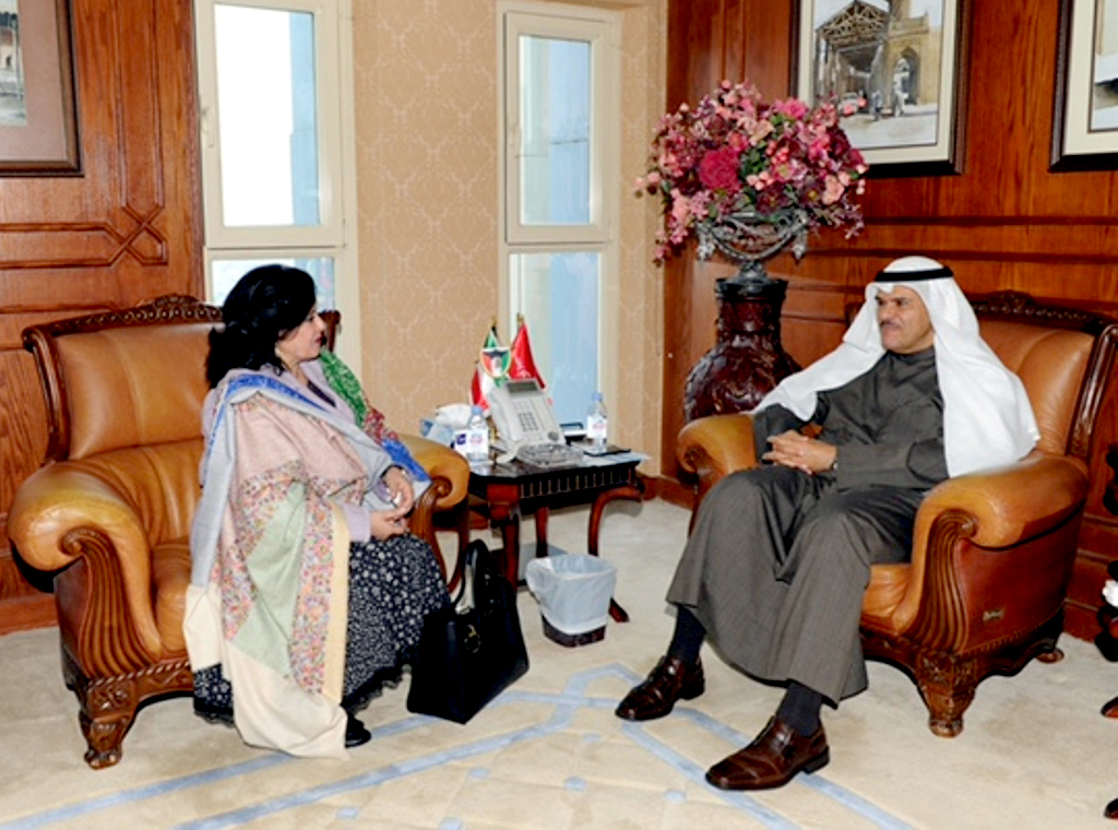 Minister of Information and Minister of State for Youth Affairs Sheikh Salman Sabah Salem Al-Humoud Al-Sabah meets with Martyrs Bureau Chief Fatema Al-Amir