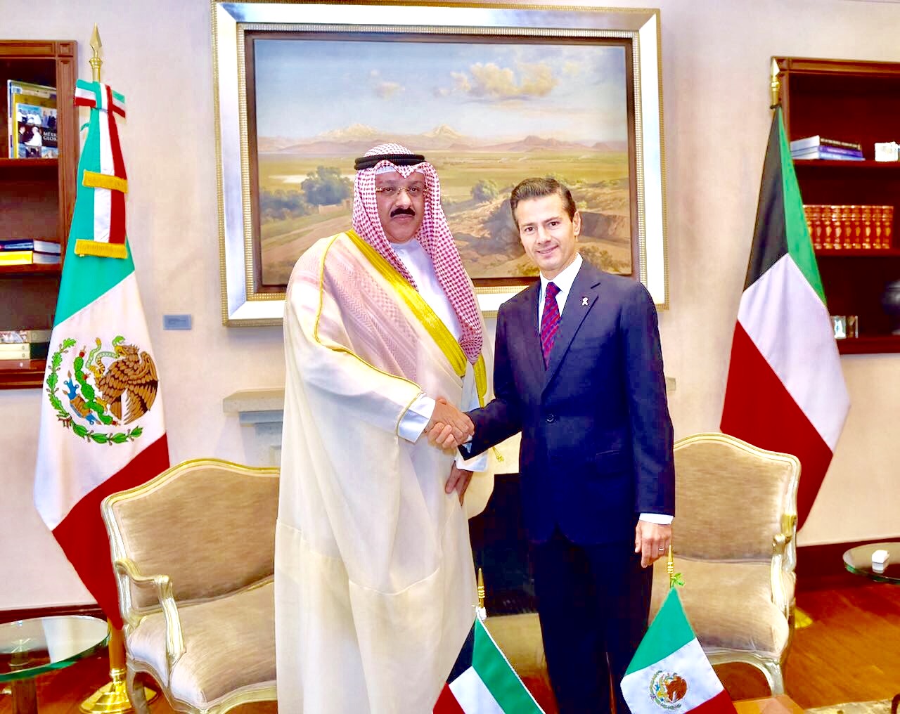 Kuwaiti Ambassador to Mexico Samih Hayat and Mexican President Enrique Pena Nieto