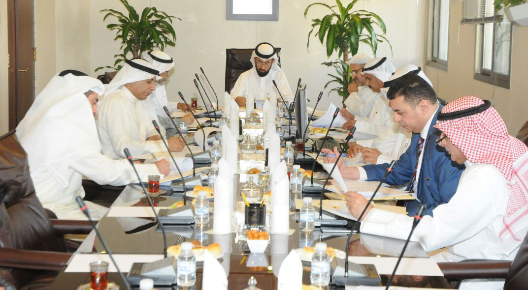 مدير عام بلدية الكويت بالوكالة المهندس عبدالله عمادي يترأس  اجتماع اللجنة العليا الخاصة بالانتخابات