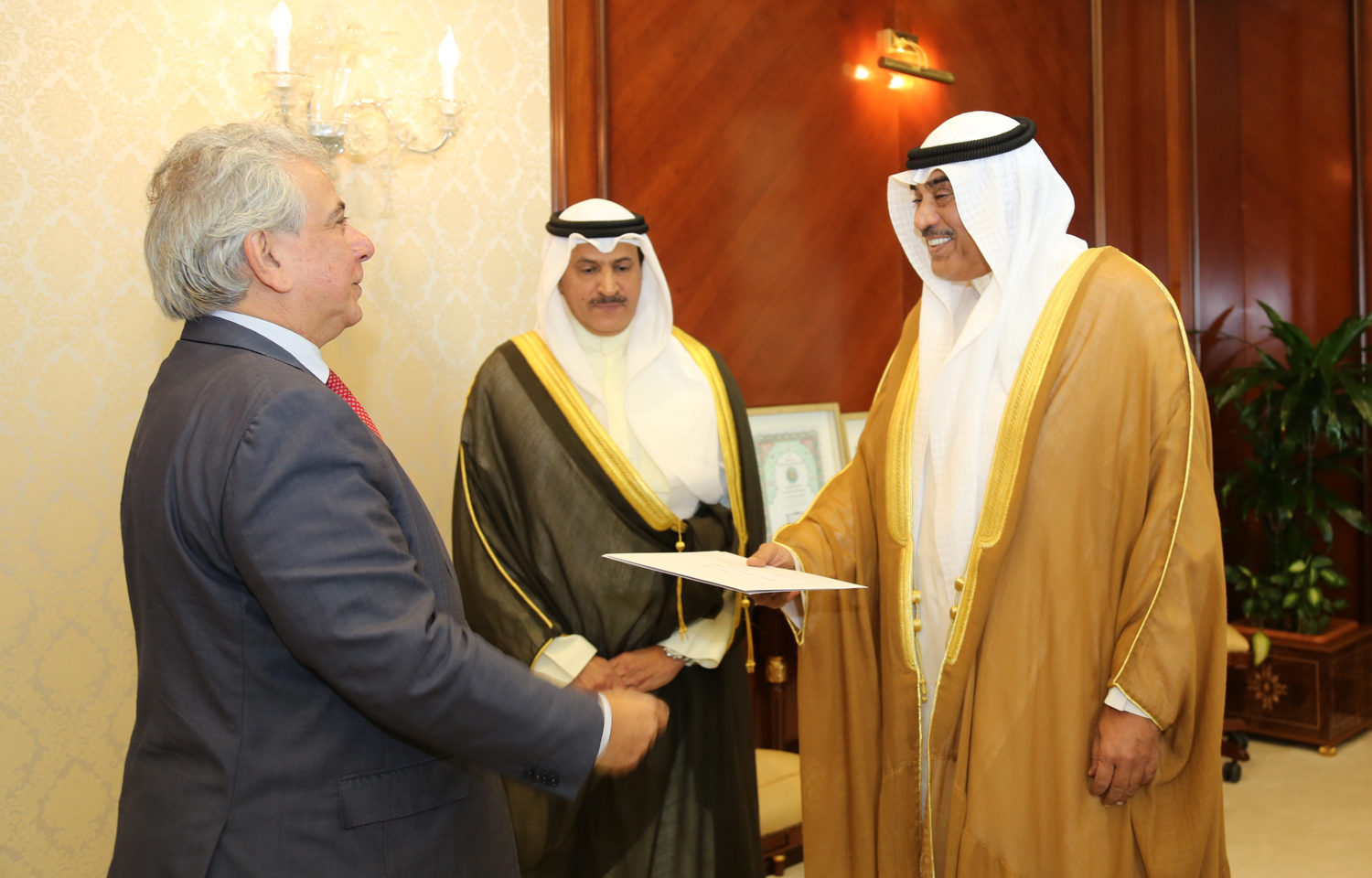First Deputy Prime Minister and Minister of Foreign Affairs Sheikh Sabah Al-Khaled Al-Hamad Al-Sabah receives the newly appointed Ambassador of Brazil to Kuwait