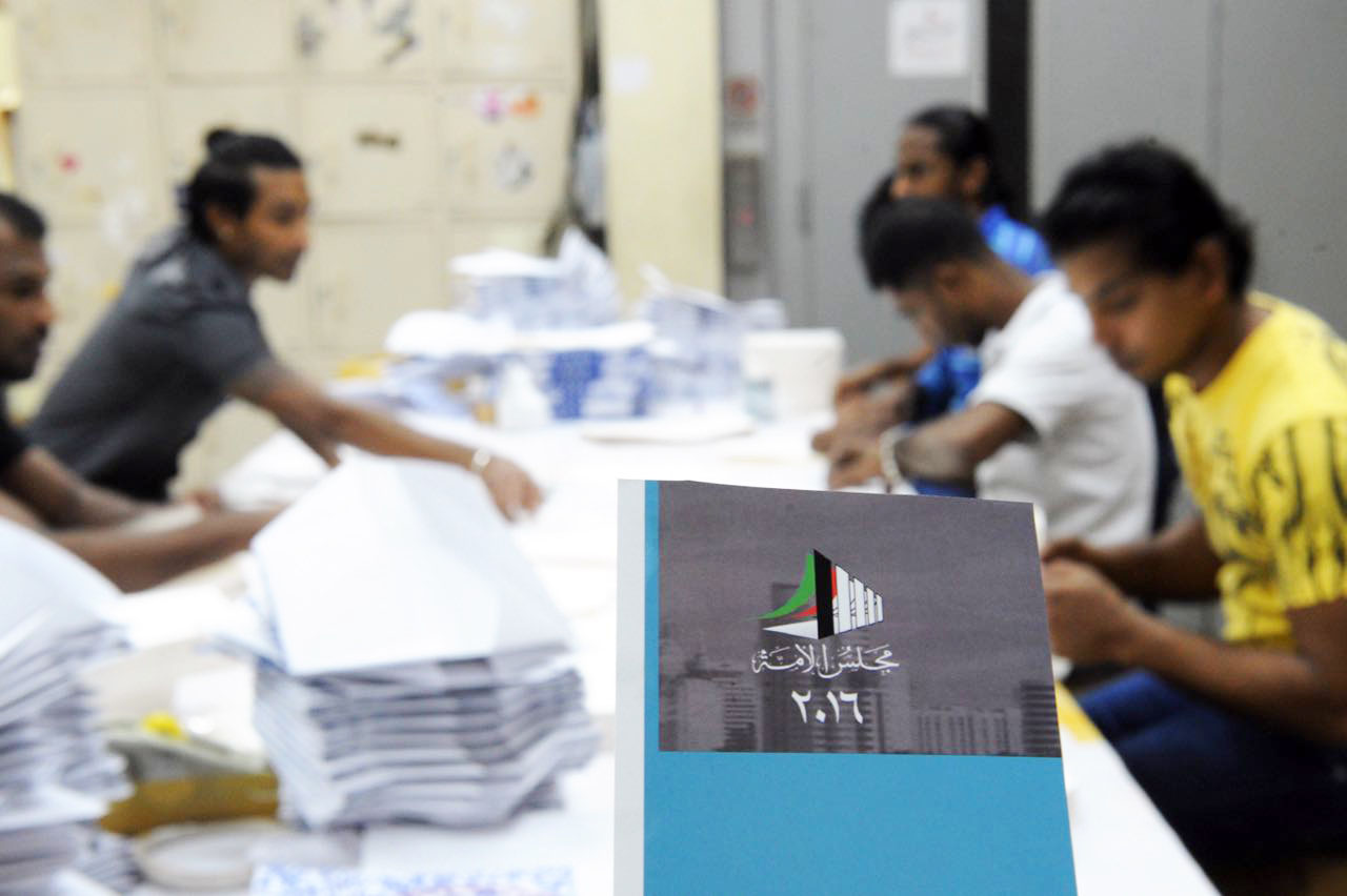 ادارات المطابع بالكويت .. مهن ينعشها اقتصاد الانتخابات