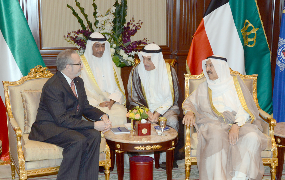 His Highness the Amir Sheikh Sabah Al-Ahmad Al-Jaber Al-Sabah receives U.S. Ambassador to Kuwait Lawrence Robert Silverman