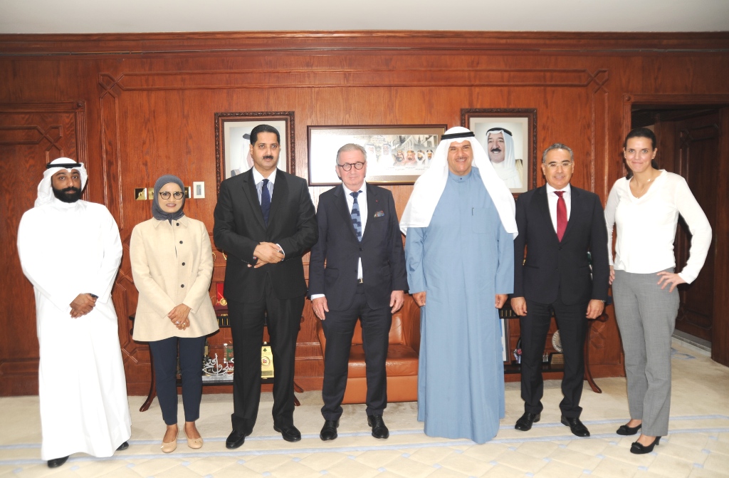 Information Minister Sheikh Salman Sabah Salem Al-Humoud Al-Sabah meets with officials of the International Peace Institute