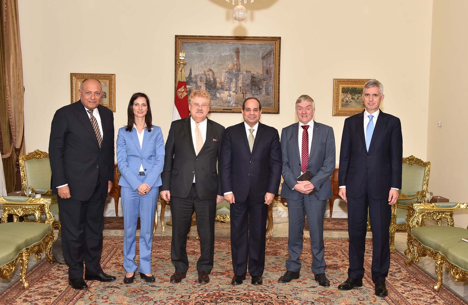 الرئيس المصري عبد الفتاح السيسي يلتقي وفدا من أعضاء البرلمان الأوروبي من مجموعة الأحزاب الشعبية الأوروبية