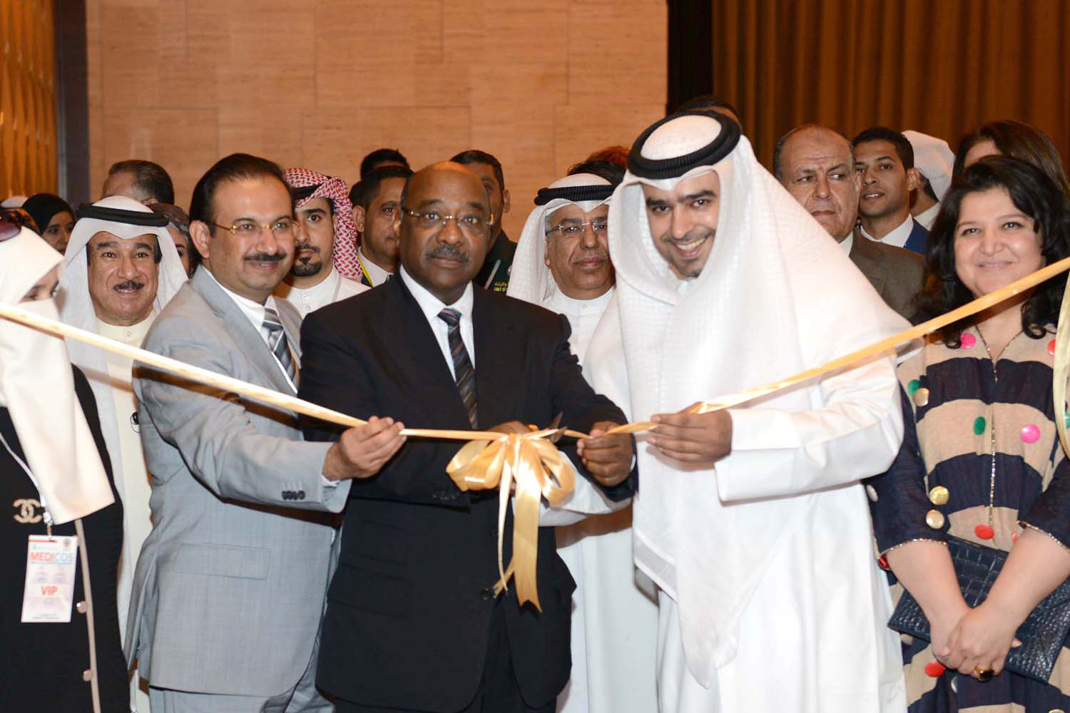 وزير الصحة الكويتي الدكتور علي العبيدي خلال افتتاح فعاليات معرض ومؤتمر الطب والتجميل الاول