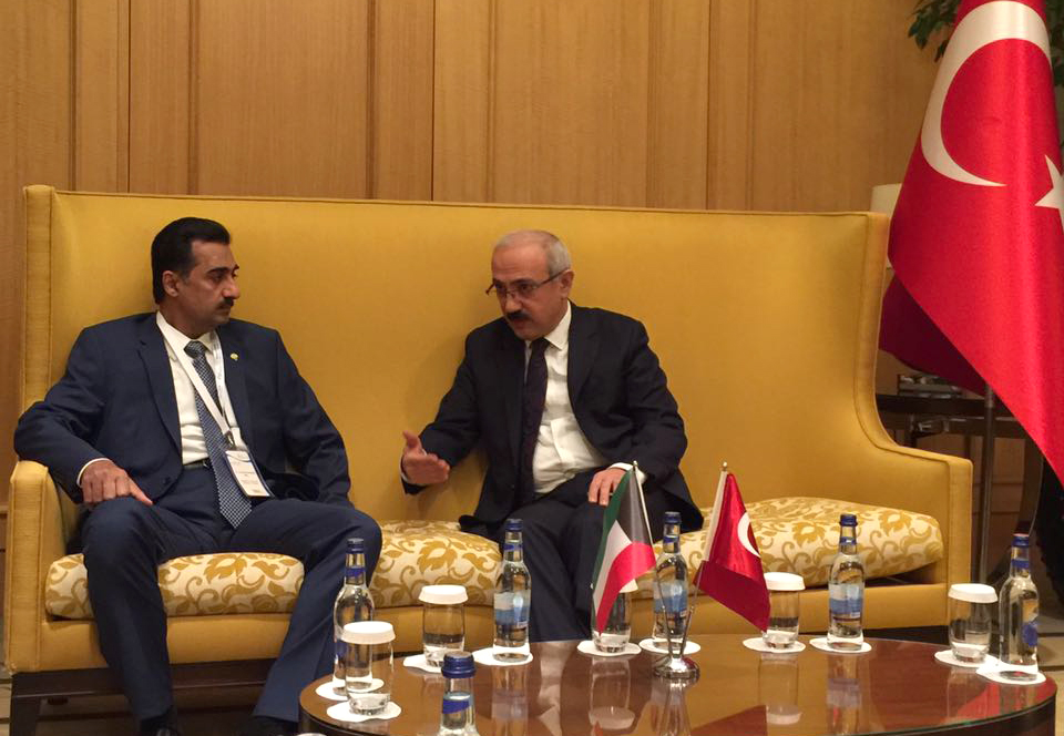 وزير التجارة والصناعة الكويتي الدكتور يوسف العلي مع وزير التنمية التركي لطفي علوان