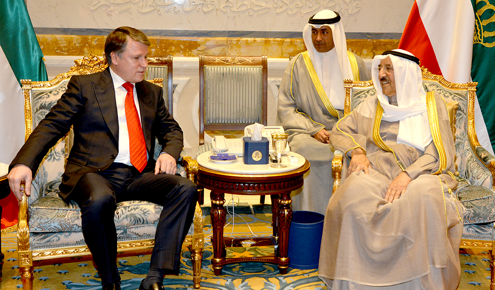 His Highness the Amir Sheikh Sabah Al-Ahmad Al-Jaber Al-Sabah received Russian Ambassador to Kuwait Alexey Solomatin