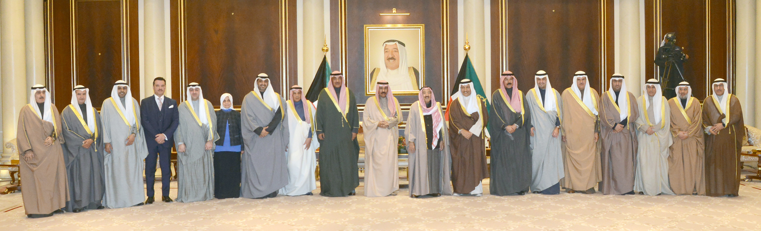 His Highness the Amir Sheikh Sabah Al-Ahmad Al-Jaber Al-Sabah receives His Highness the Prime Minister Sheikh Jaber Al-Mubarak Al-Hamad Al-Sabah with the freshly-tasked ministers