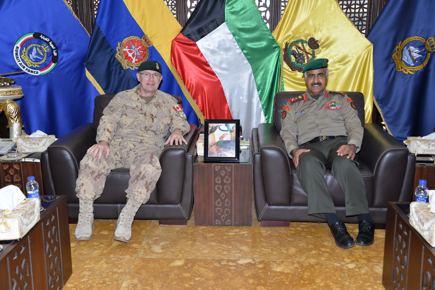 Kuwaiti Army's Chief of Staff Lieutenant General Mohammad Al-Khoder meets with visiting Commander of Canadian Joint Operations Command Lieutenant-General Stephen Bowes.