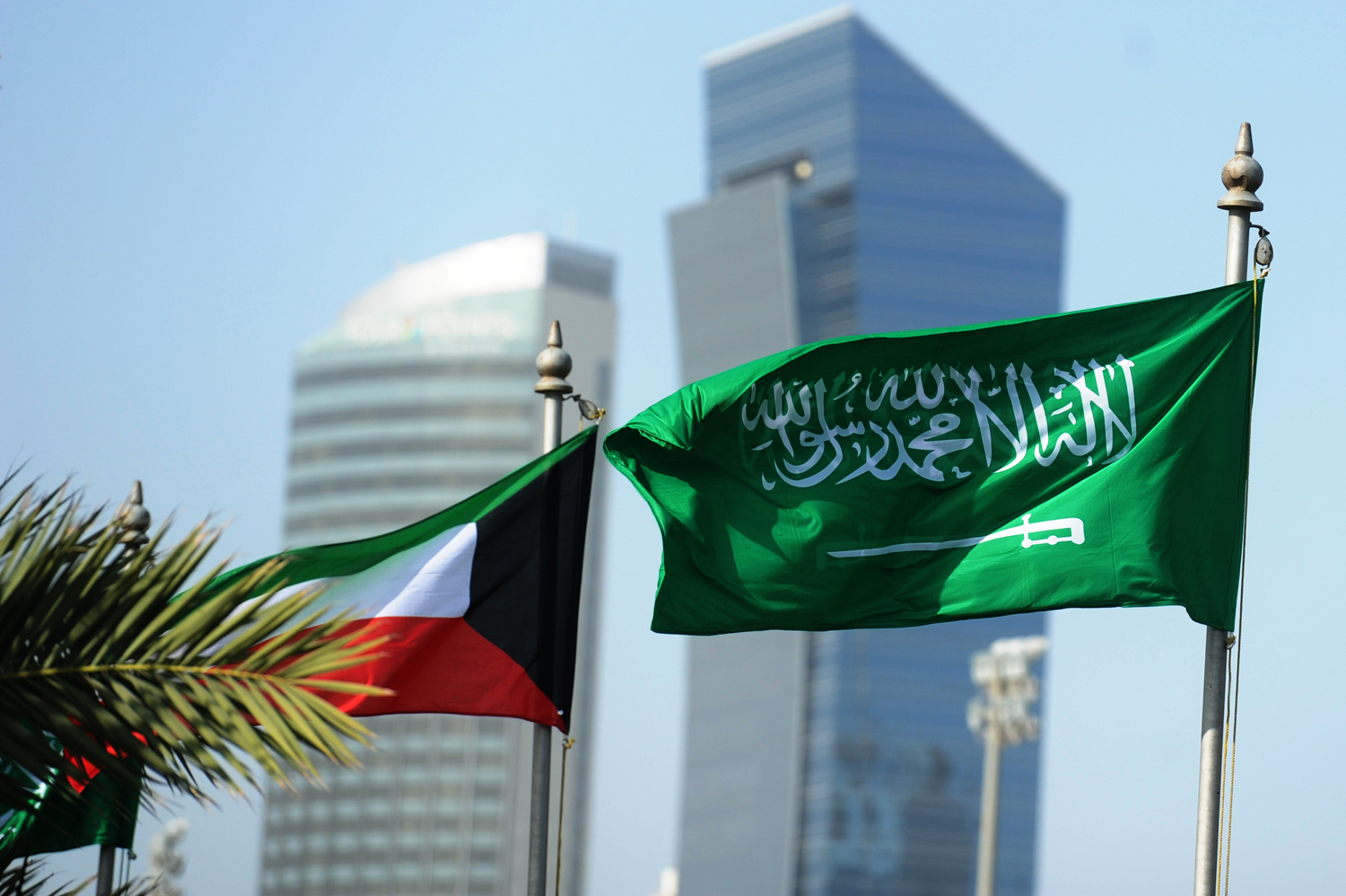 Kuwait-Saudi flags welcome upcoming visit by King Salman