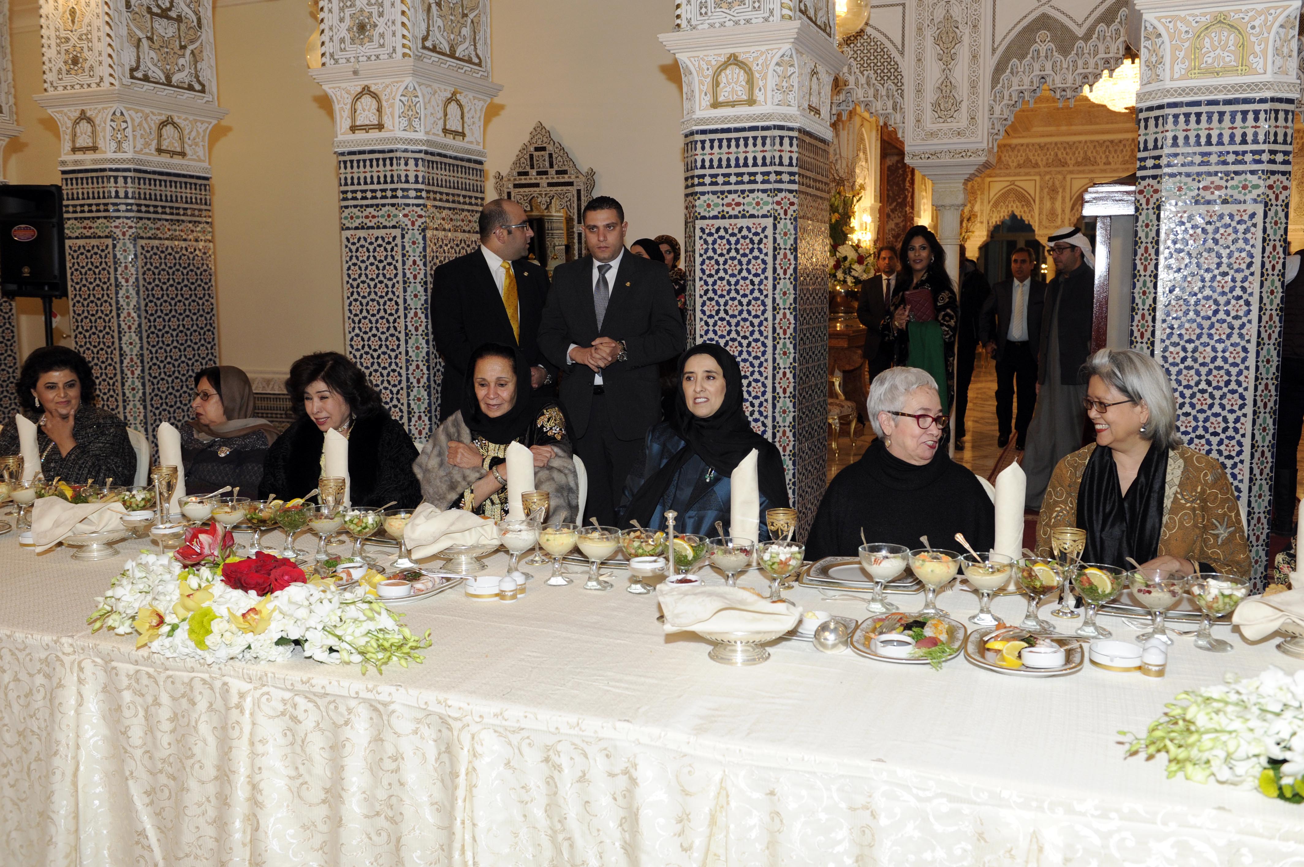 رئيسة لجنة شؤون المرأة التابعة لمجلس الوزراء الكويتي الشيخة لطيفة الفهد الصباح أثناء حفل العشاء