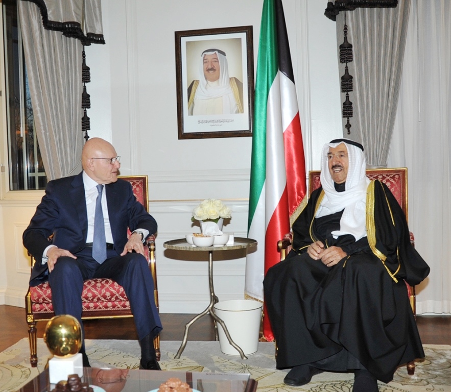 His Highness the Amir Sheikh Sabah Al-Ahamd Al-Jaber Al-Sabah receives  Lebanese Prime Minister Tammam Salam