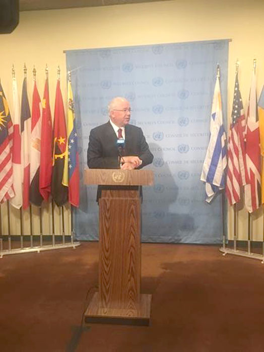 رئيس مجلس الأمن لهذا الشهر مندوب فنزويلا لدى الأمم المتحدة رافاييل داريو خلال تصريحه للصحافيين