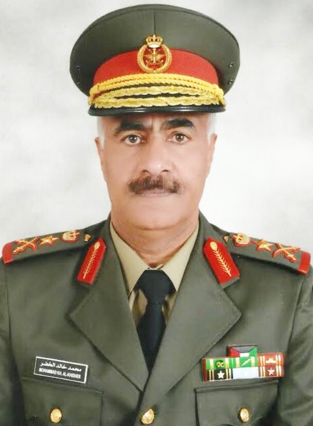 رئيس هيئة الأركان العامة للجيش الكويتي الفريق الركن محمد خالد الخضر