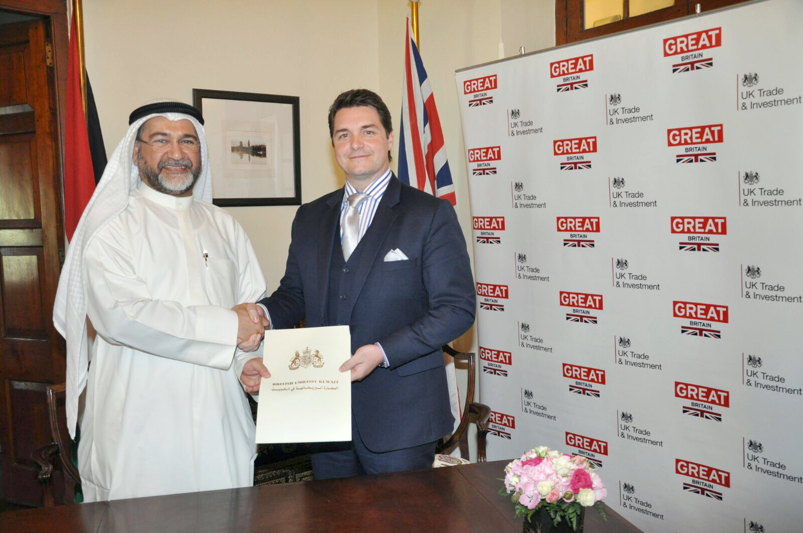 CEO and board chairman of GCS Dr. Mohammad Al-Ansari during the signing ceremony