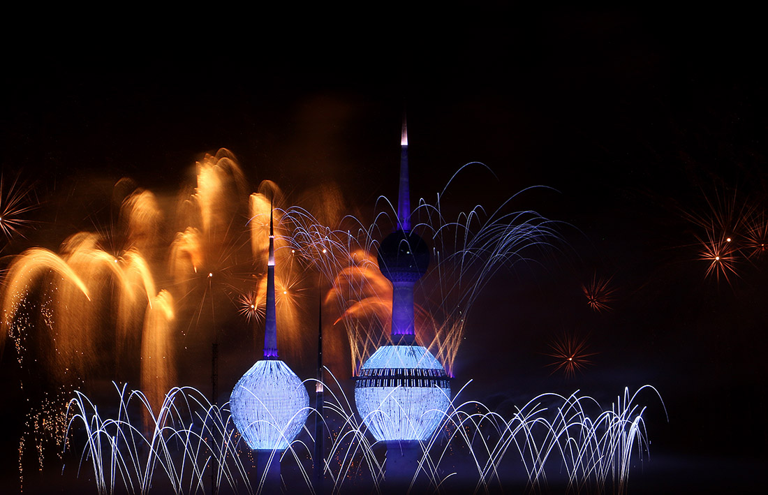 Fireworks illuminate Kuwait's skies in celebration of Nat'l, Liberation Days