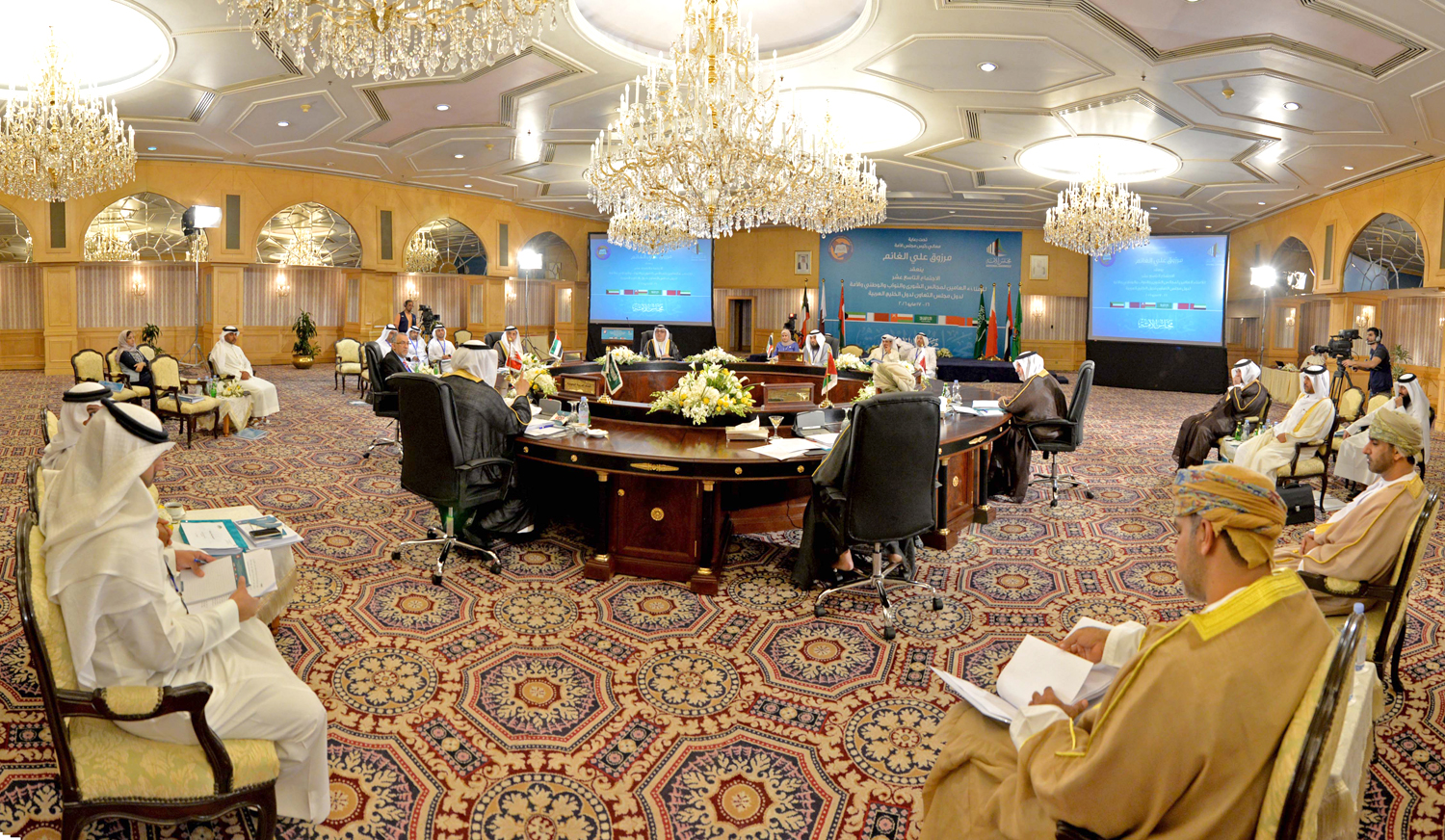جانب من أعمال الاجتماع ال19 للأمناء العامين للمجالس النيابية بمجلس التعاون الخليجي