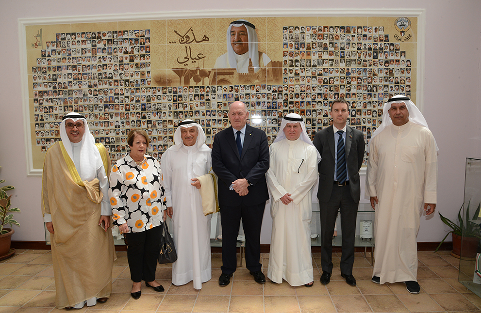Australia's Governor General Peter John Cosgrove and his spouse during visit Al-Qurain Martyrs Museum