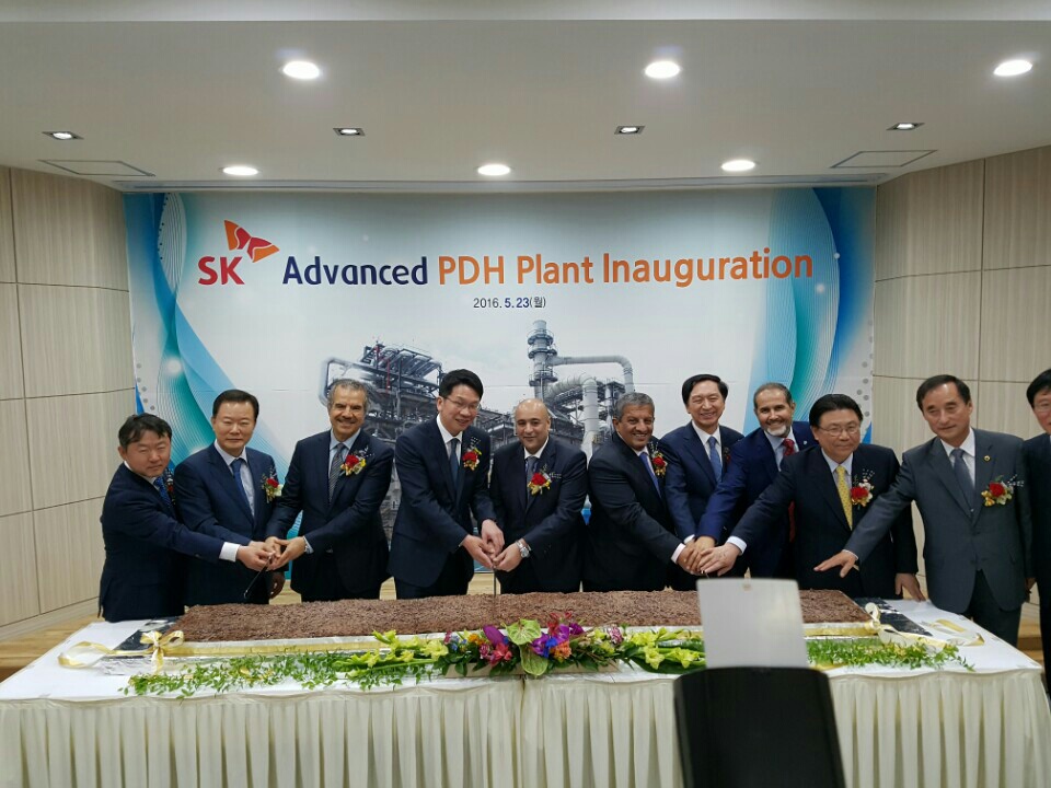 Kuwait Ambassador to South Korea Jassim Al-Bedaiwi participated in the inauguration of a propylene production factory