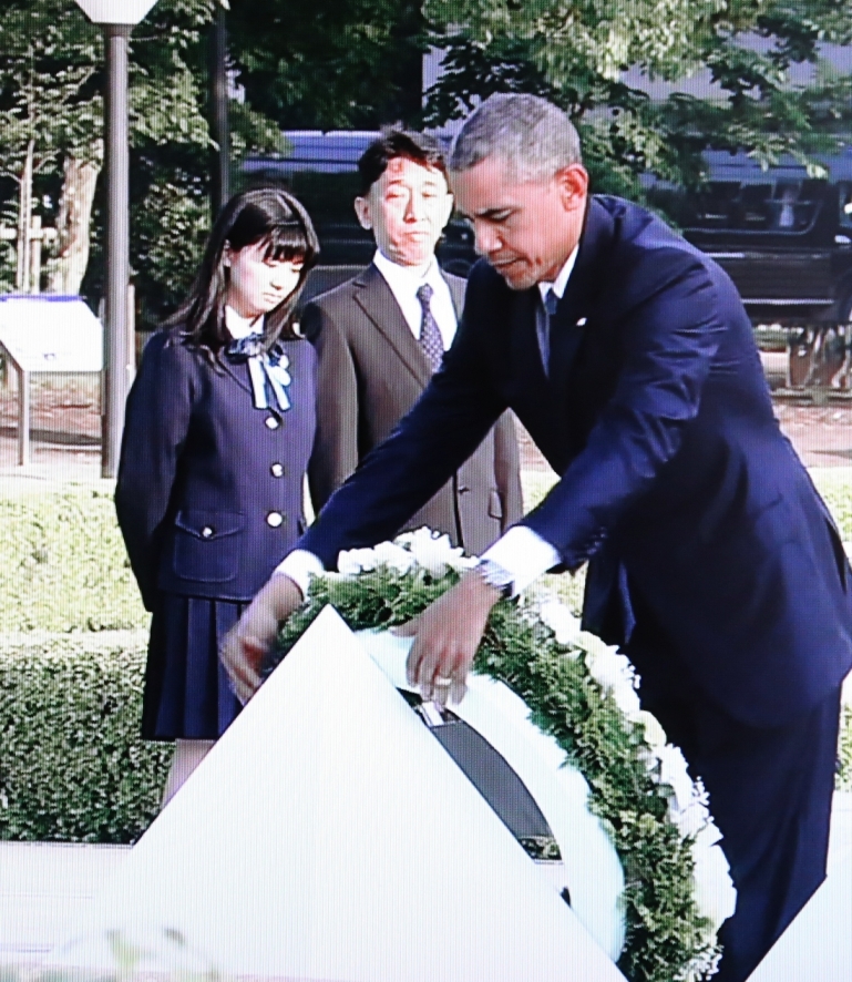 الرئيس الامريكي باراك أوباما خلال زيارته التاريخية هيروشيما