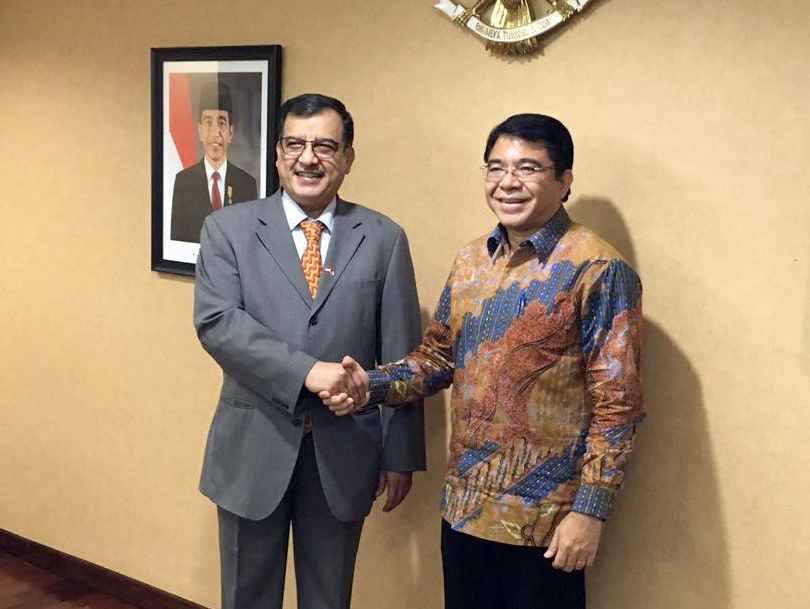 Kuwait Ambassador to Indonesia Abdulwahab Al-Saqer and President of BKPM Franky Sibarani