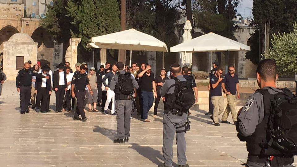 Scores of Jewish settlers burst into courtyards of Al-Aqsa Holy Mosque