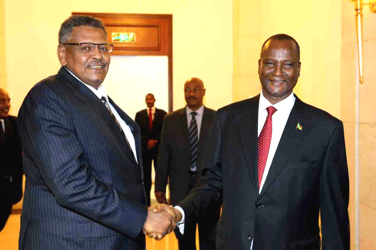 Sudanese First Vice President Bakri Saleh, and his South Sudan counterpart, Taban Deng Gai
