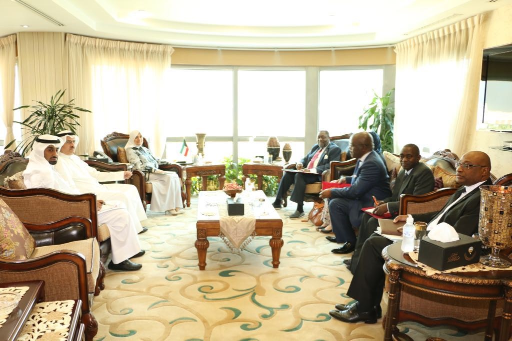 Minister of State for Planning Affairs and Development Dr. Hind Al-Sebeeh meets  with visiting delegation from Malawi