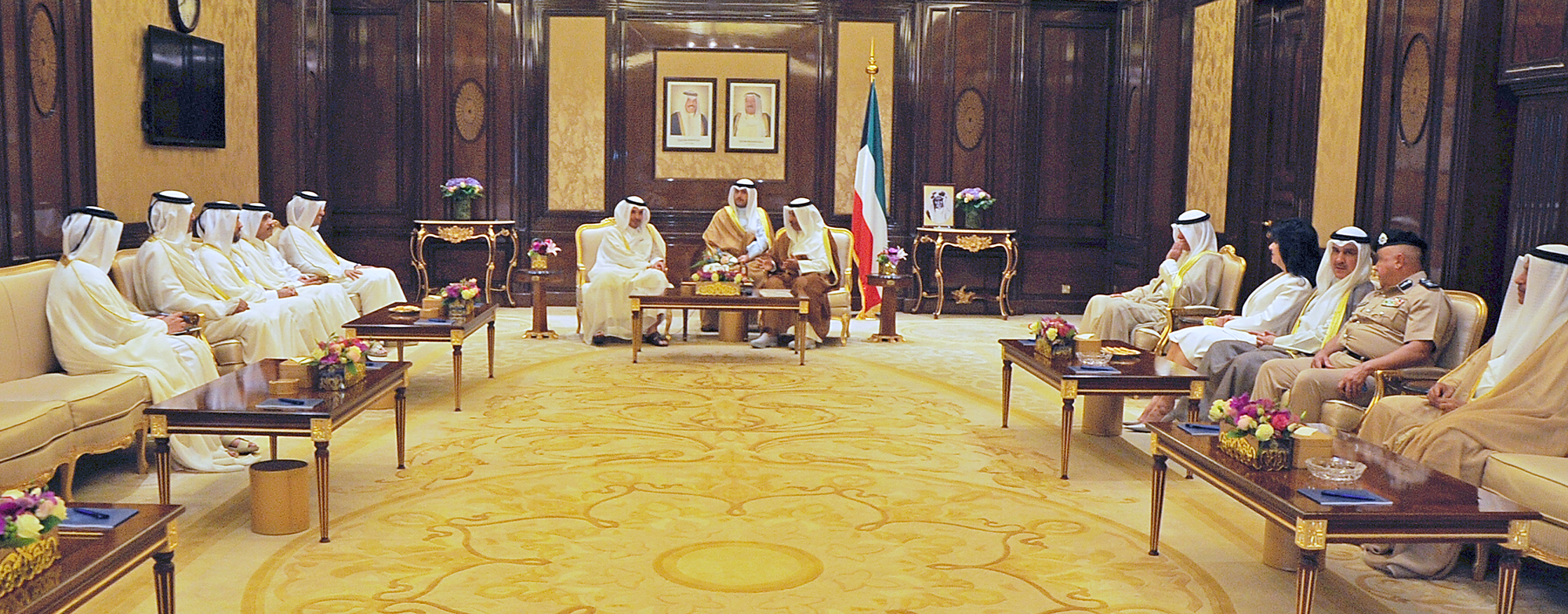 His Highness the Prime Minister Sheikh Jaber Al-Mubarak Al-Hamad Al-Sabah received Qatari Prime Minister and Interior Minister Sheikh Abdullah bin Nasser bin Khalifa Al Thani