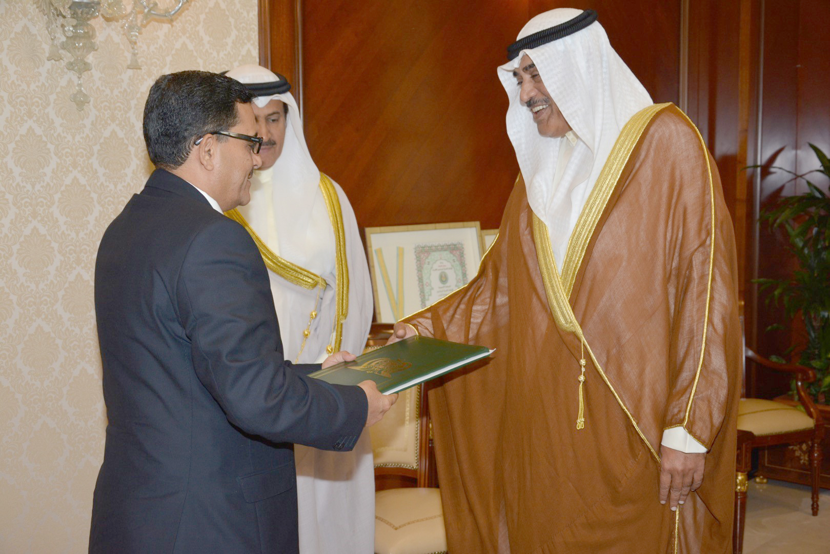 First Deputy Prime Minister and Foreign Minister Sheikh Sabah Al-Khaled Al-Hamad Al-Sabah receives credentials of the newly-assigned Yemeni Ambassador to the State of Kuwait, Ali Mansour Bin Sefaa