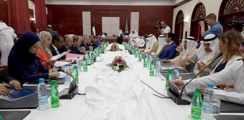جانب من اجتماع الدورة التاسعة للجنة الوزارية الجزائرية الكويتية