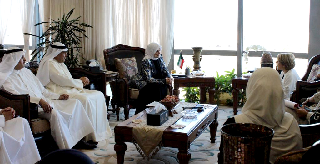 Minister of Social Affairs and Labor Hind Al-Sabeeh receives the UN 's Special Rapporteur on trafficking in persons Maria Grazia
