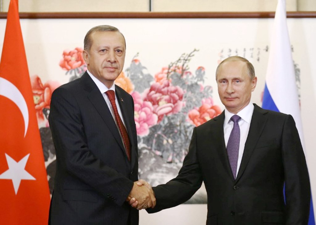 الرئيس التركي رجب طيب اردوغان مع نظيره الروسي فلاديمير بوتين