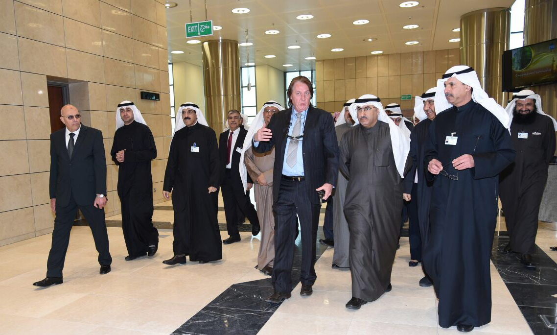 Minister of Education Dr. Mohammad Al-Fares tours the new (PAAET) building