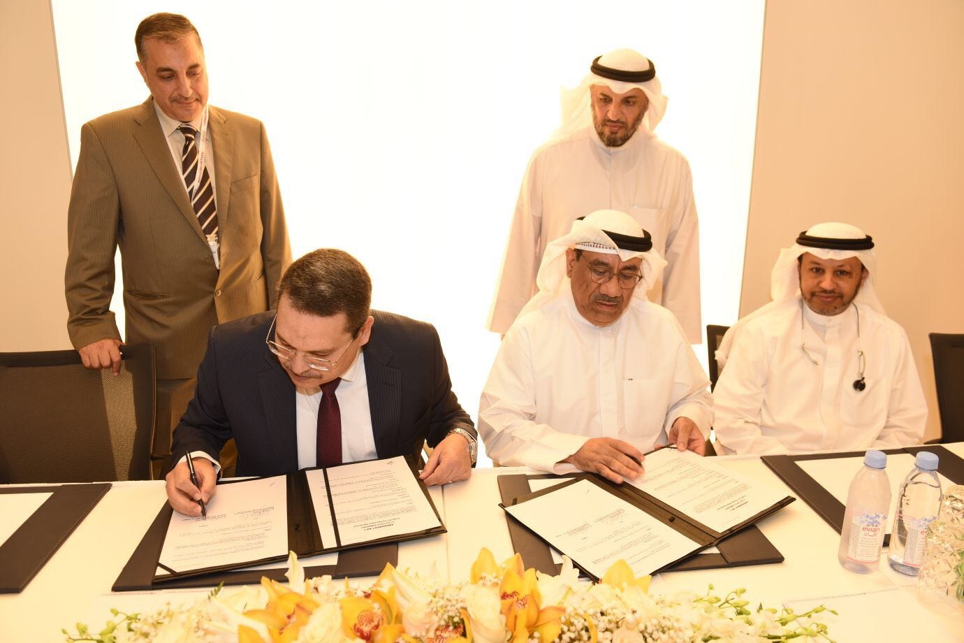 Kuwait Petroleum Corporation (KPC) announced  it has renewed its crude oil storage and transportation contract with Egypt's Arab Petroleum Pipelines Company (SUMED).