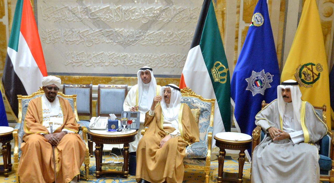 His Highness the Amir Sheikh Sabah Al-Ahmad Al-Jaber Al-Sabah receives Sudanese President Omar Al-Bashir in the presence of His Highness the Crown Prince Sheikh Nawaf Al-Ahmad Al-Jaber Al-Sabah