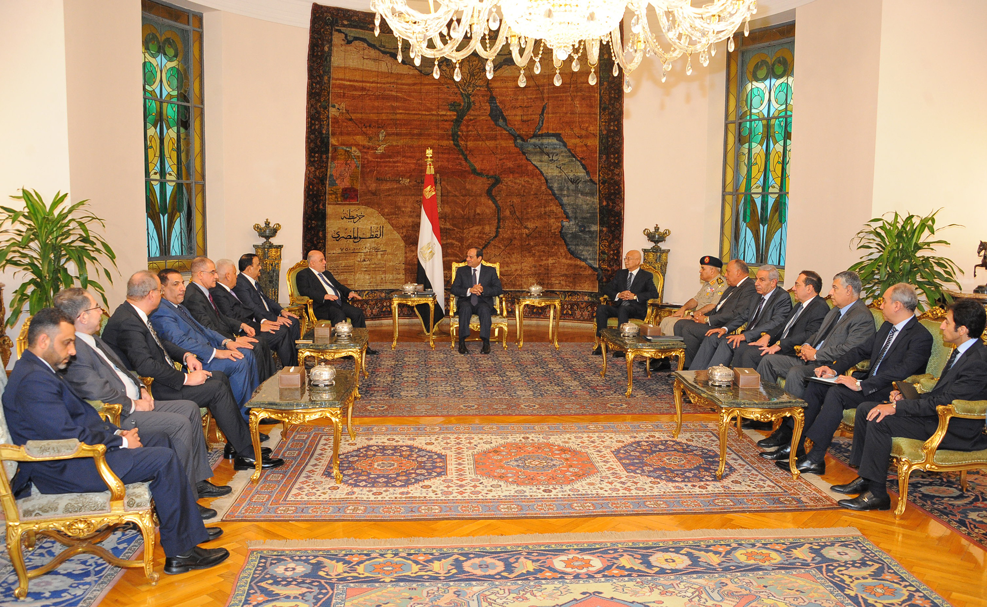 الرئيس المصري عبدالفتاح السيسي خلال لقائه مع رئيس الوزراء العراقي حيدر العبادي