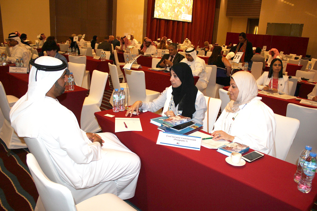 جانب من اجتماعات القمة الخليجية الاولى للمنح الدراسية في ابوظبي