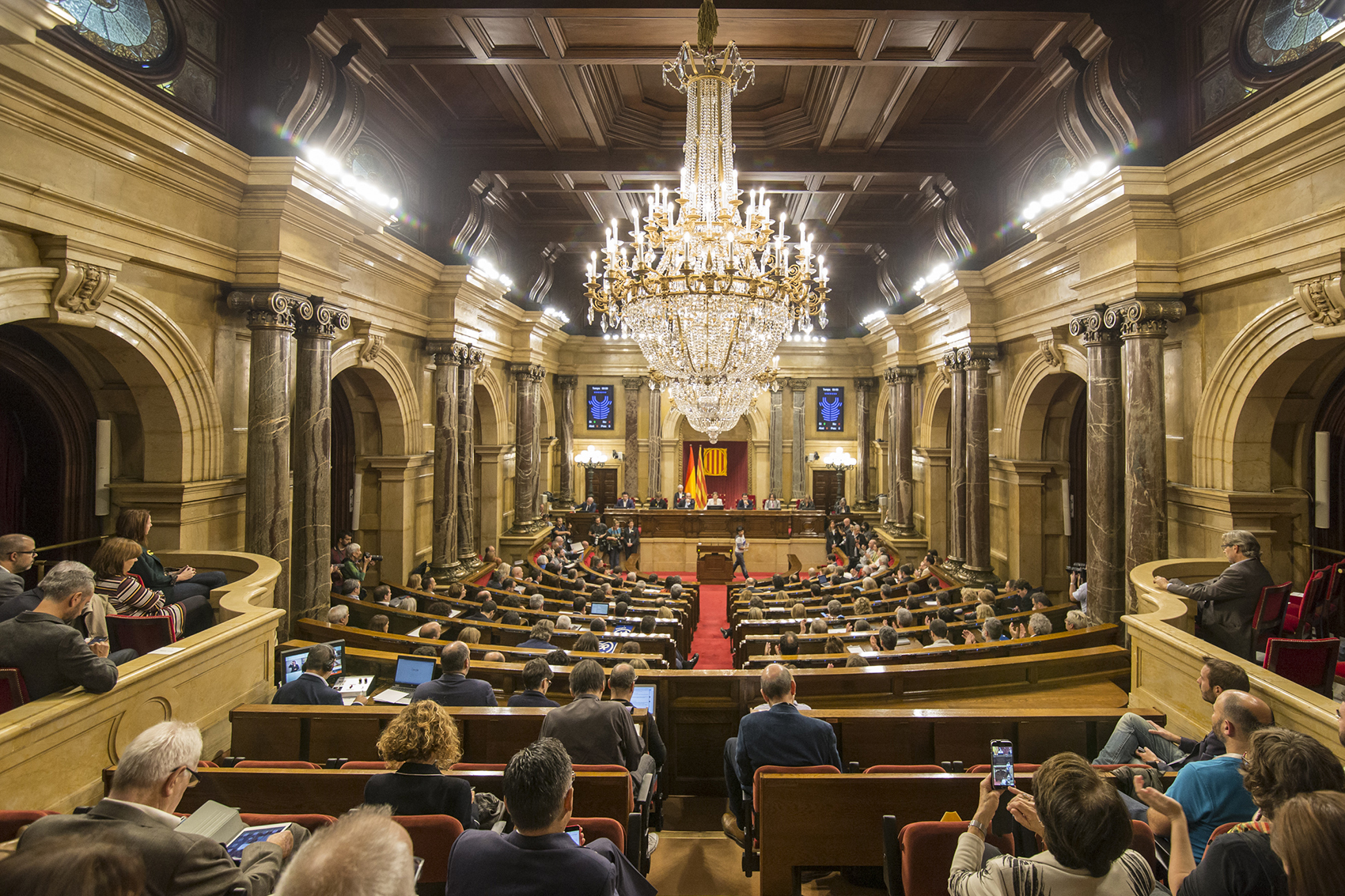 The Catalan parliament session
