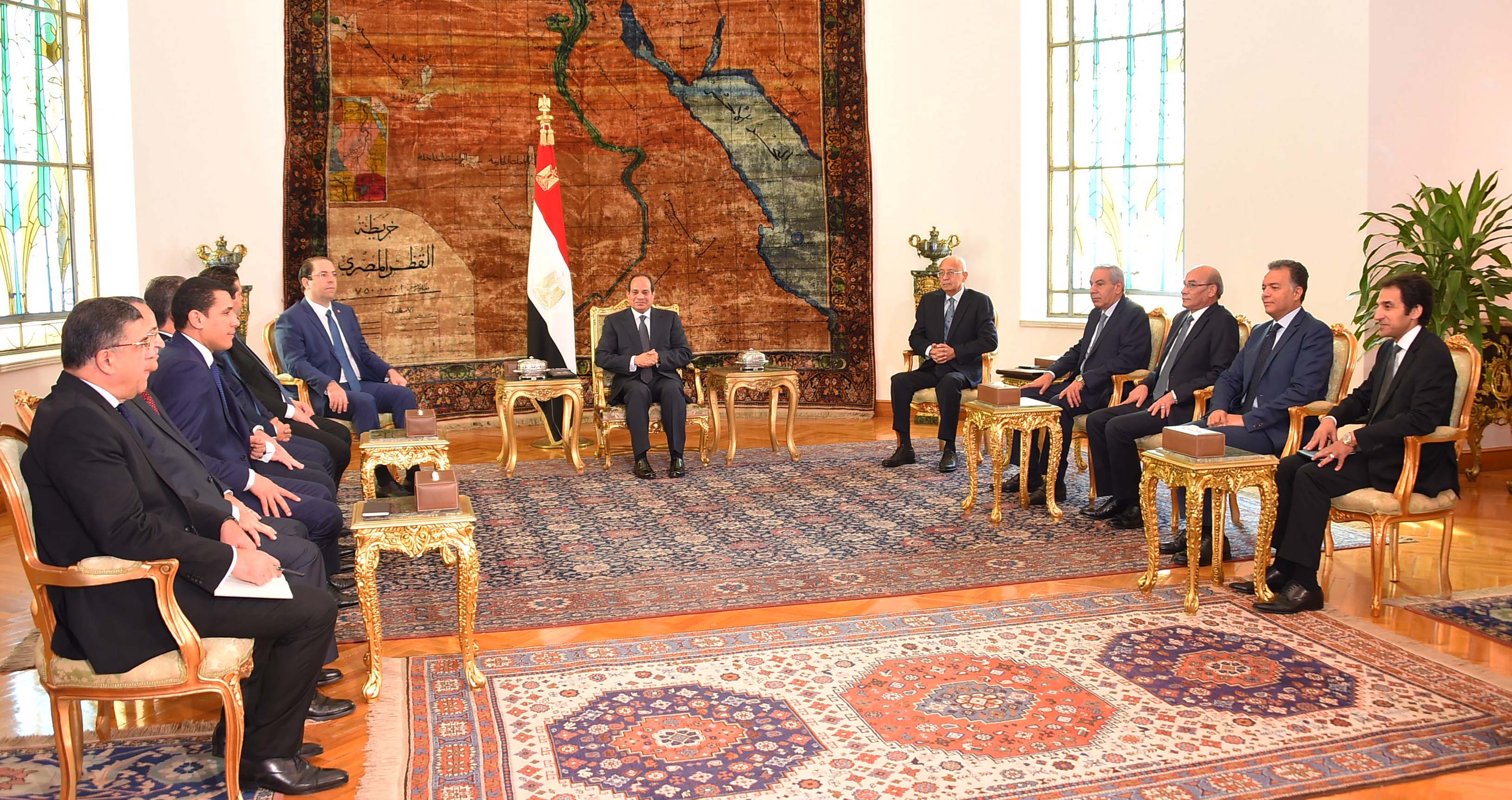 الرئيس المصري عبد الفتاح السيسي يلتقي مع رئيس الحكومة التونسية يوسف الشاهد