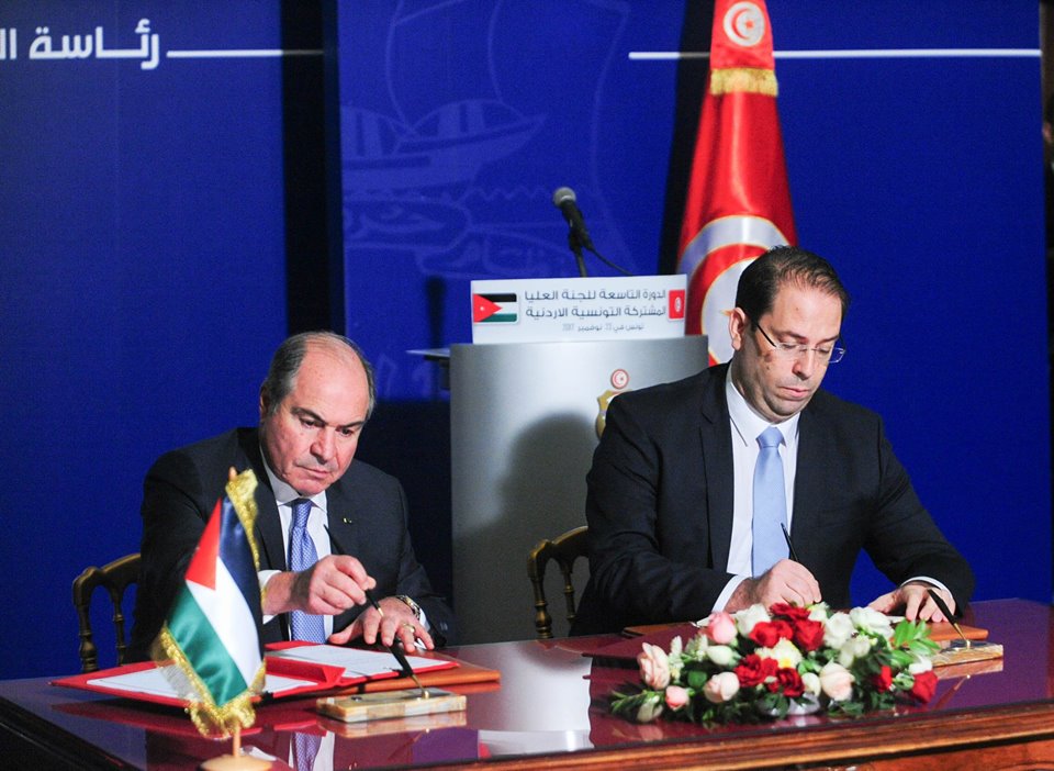 رئيسا الحكومتين التونسية والأردنية يوقعان في اختتام أعمال اللجنة المشتركة عددا من اتفاقيات التعاون