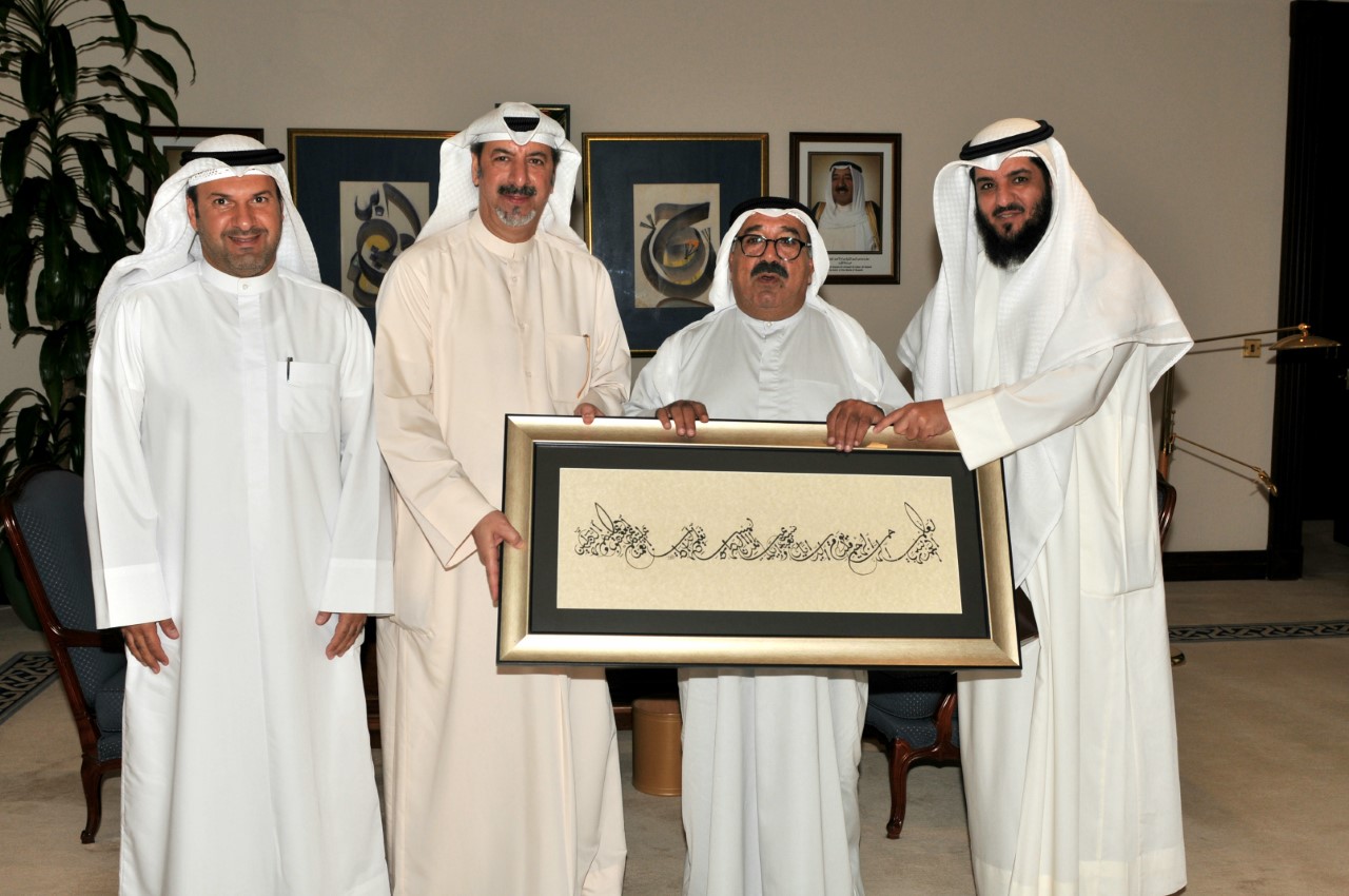 Minister of Amiri Diwan Affairs Sheikh Nasser Sabah Al-Ahmad Al-Sabah receives Director of the Grand Mosque Romi Al-Roumi, accompanied by senior officials working at the mosque