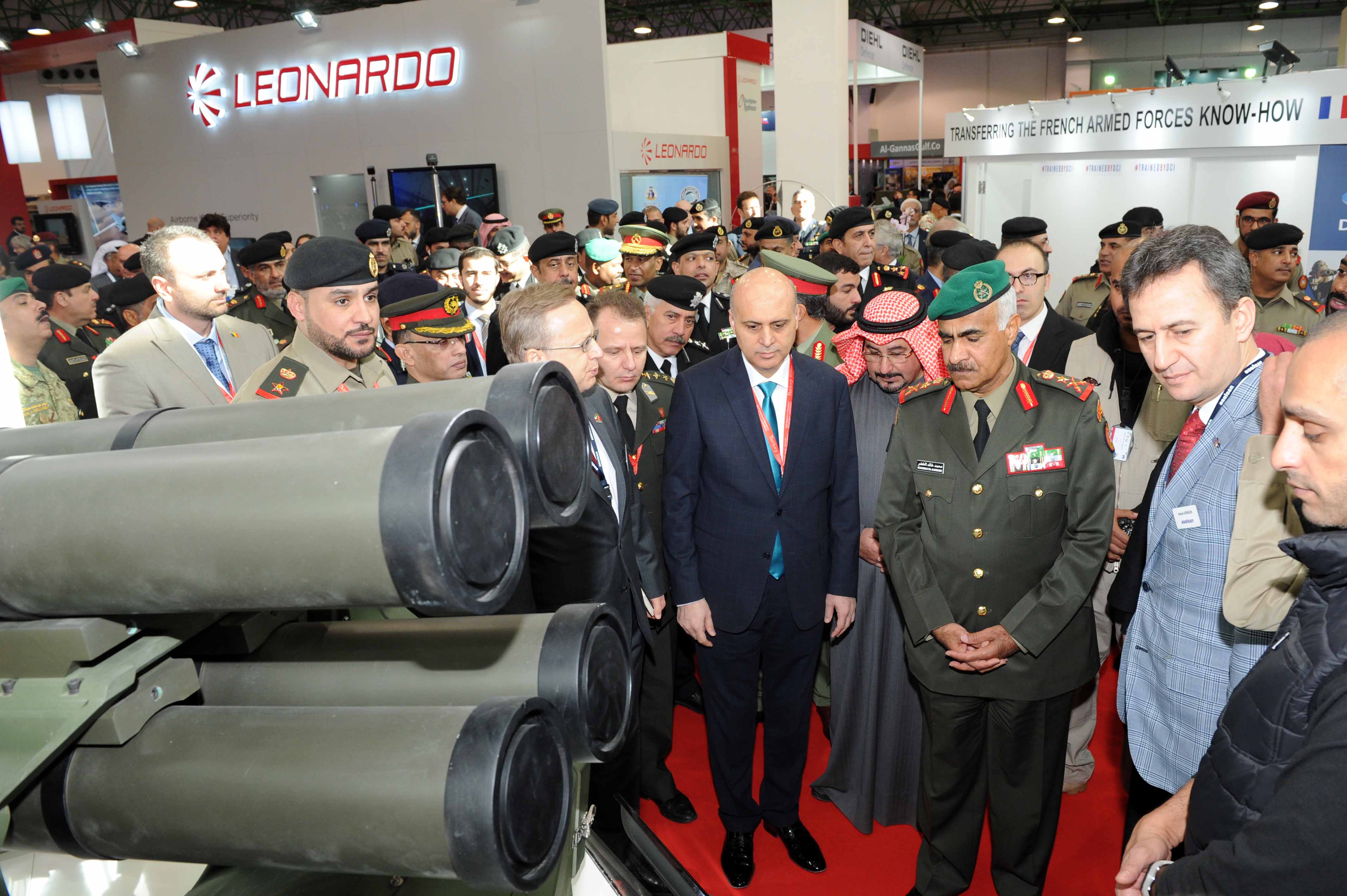 Kuwaiti Army's Chief of Staff Lieutenant General Mohammad Al-Khoder touring the Gulf Defense and Aerospace Exhibition