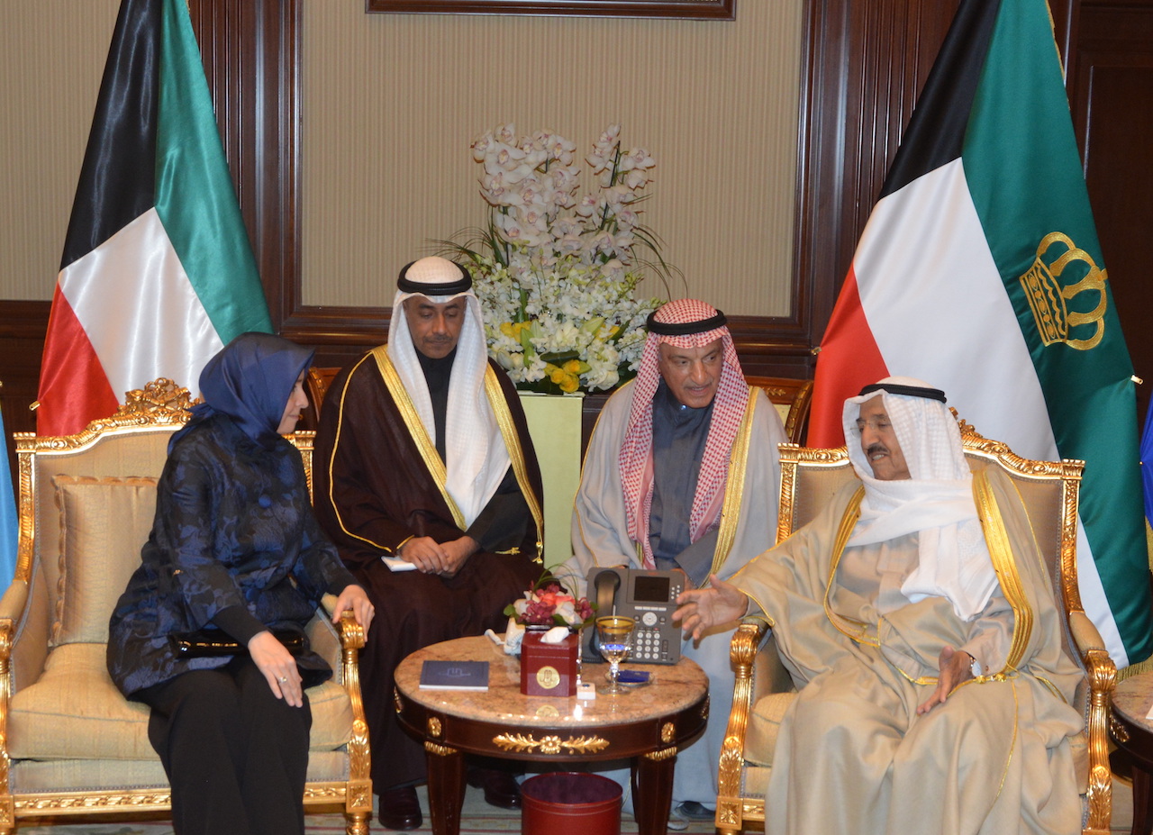His Highness the Amir Sheikh Sabah Al-Ahmad Al-Jaber Al-Sabah receives ambassador of Turkey