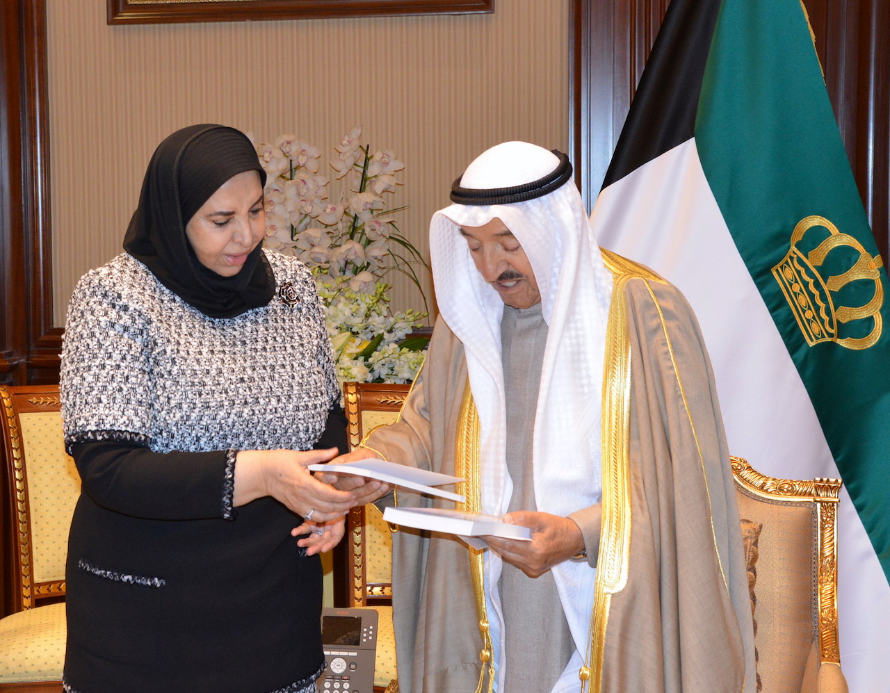 His Highness the Amir Sheikh Sabah Al-Ahmad Al-Jaber Al-Sabah receives Sheikha Dr. Suad