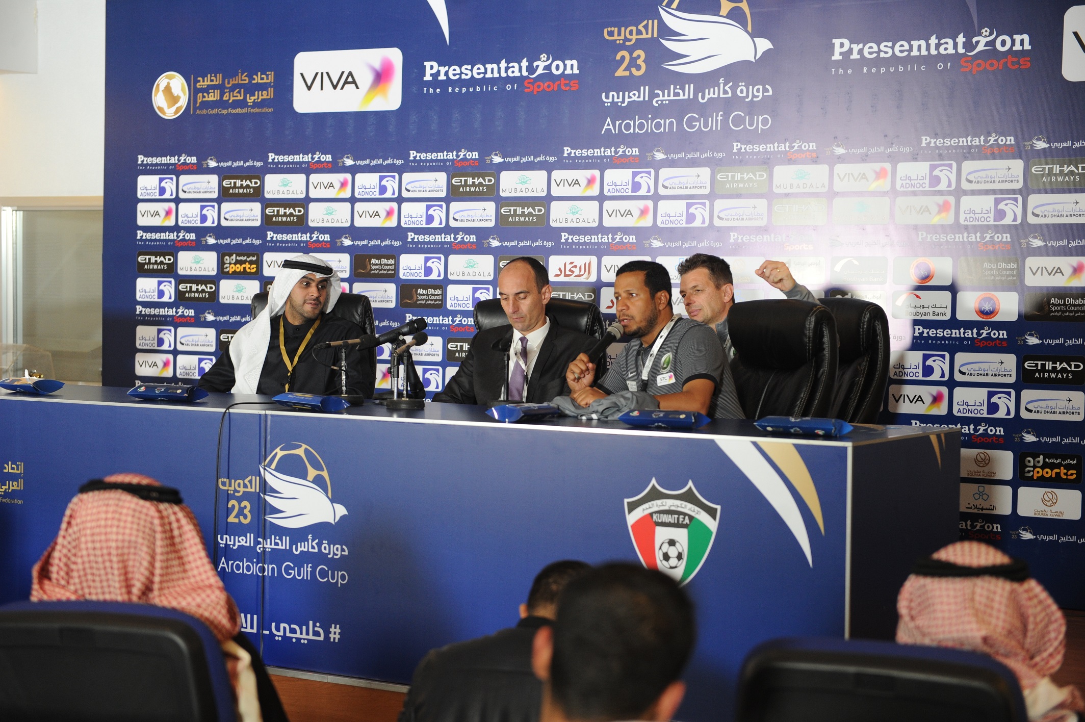 مدرب المنتخب السعودي كرونوسلاف يورشيتش خلال المؤتمر الصحفي عقب المباراة التي جمعت منتخبي السعودية والكويت في افتتاح (خليجي23)
