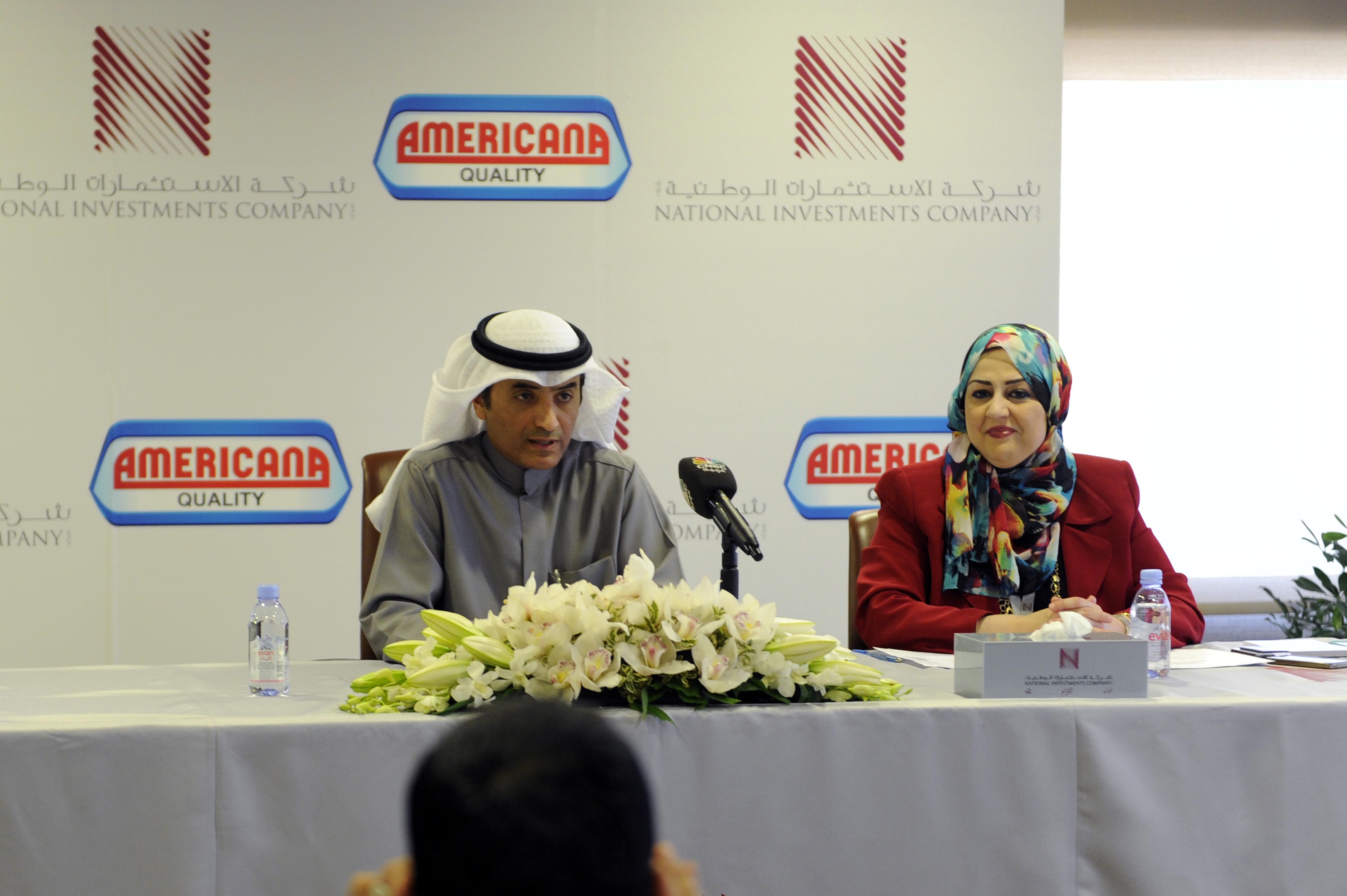 رئيس شركة الاستثمارات الوطنية الكويتية حمد العميري متحدثا خلال المؤتمر الصحافي