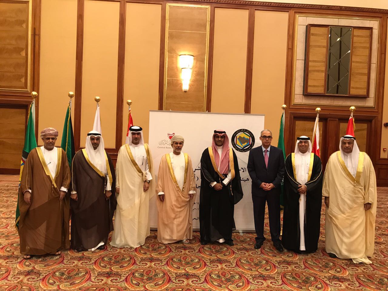 رؤساء هيئات اسواق المال الخليجية خلال ختام الاجتماع ال16 للجنة