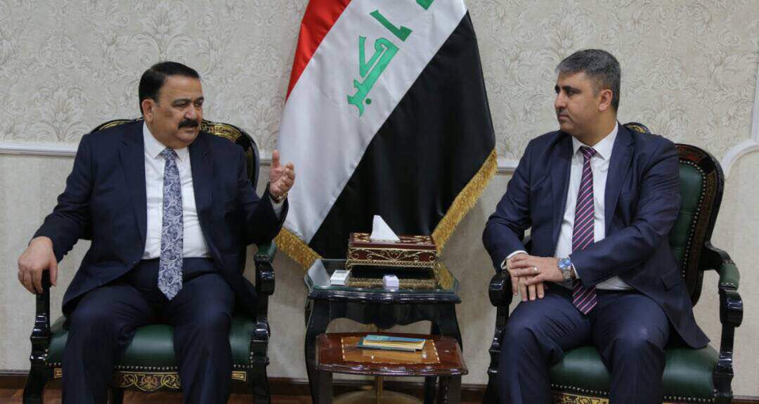 وزير الدفاع العراقي عرفان الحيالي مع نائب رئيس البرلمان العراقي ارام شيخ محمد