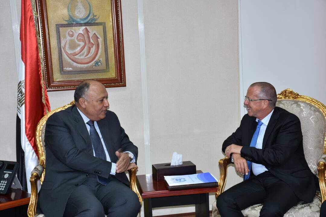 وزير الخارجية المصري سامح شكري ومبعوث الأمين العام للأمم المتحدة الى ليبيا مارتن كوبلر